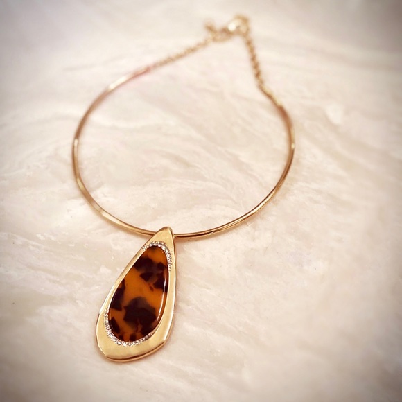 Gold Leopard Women's Choker Necklace and matching earrings set - Picture 3 of 5